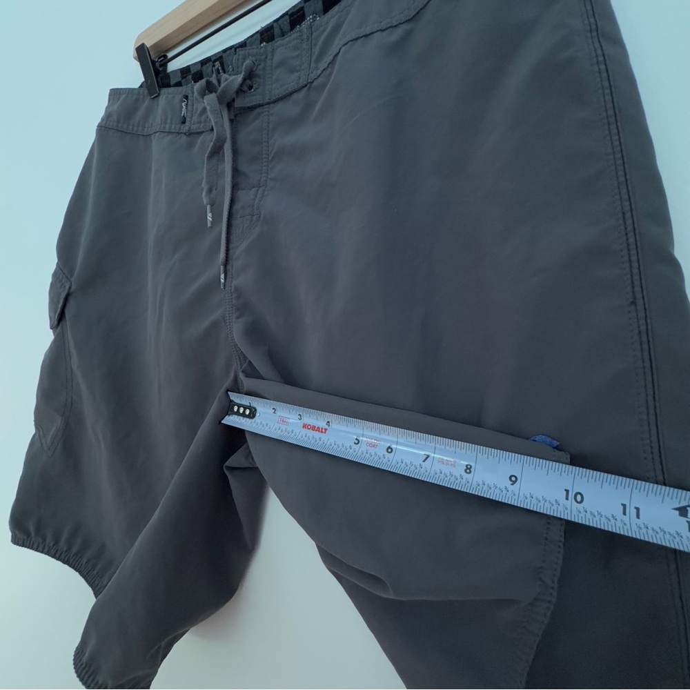 Quiksilver Men’s Gray Board Shorts Size 38‎ Surf Swim Trunks - Picture 9 of 10